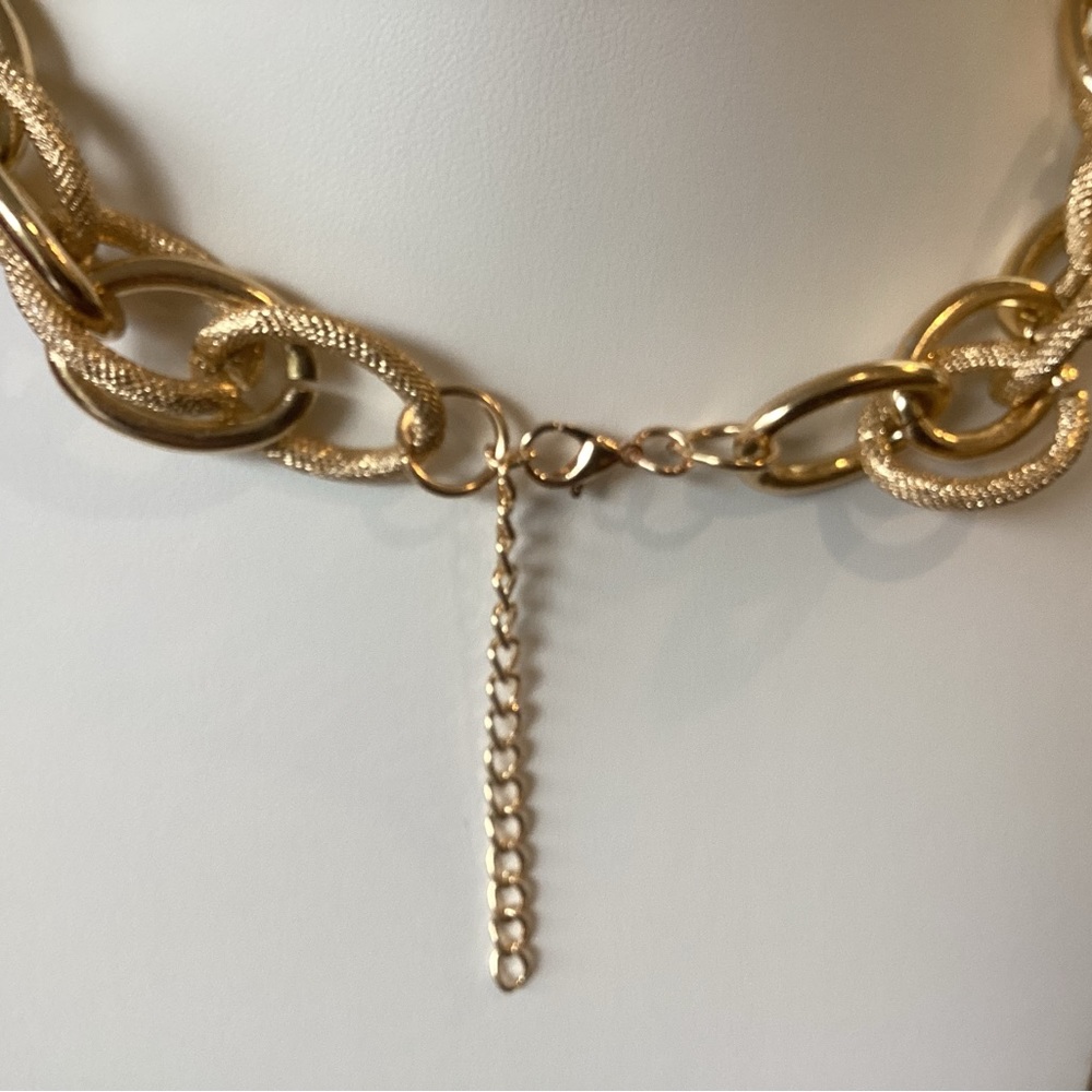 🌸Chunky Chain Necklace 16” - Picture 6 of 6
